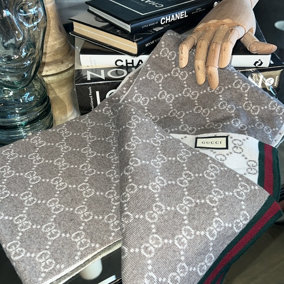 •Gucci Two -Sided Scarf - Picture 6 of 8